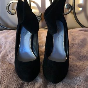 Jessica Simpson pumps